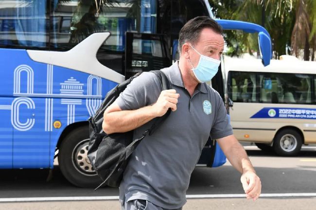 强行扒开双腿猛烈进入免费视频