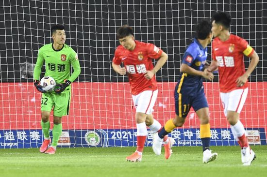 从天而降女孩子从2楼掉下来完整版
